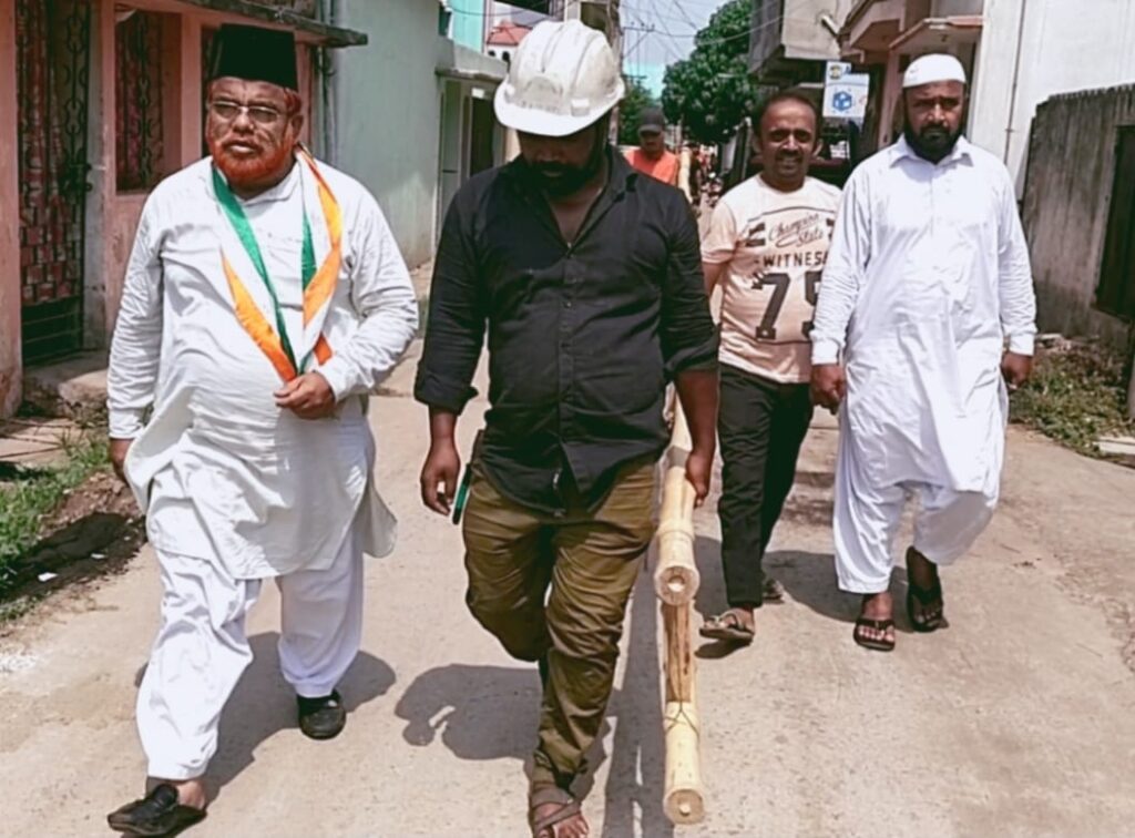 MANGO : अंसार खान ने कराई स्ट्रीट लाइटों की मरम्मती