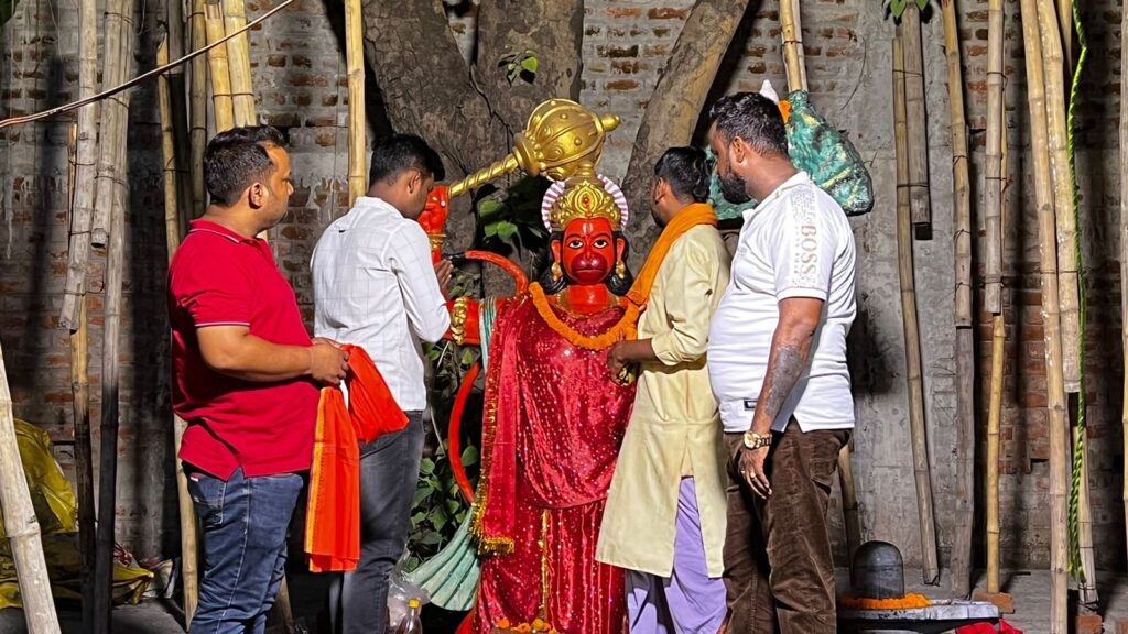SANATAN UTSAV SAMITI : मंदिरों में हो रहा हिन्दुओं व युवाओ का जुटान, सनातन उत्सव समिति ने किया जय श्रीराम का उद्घोष