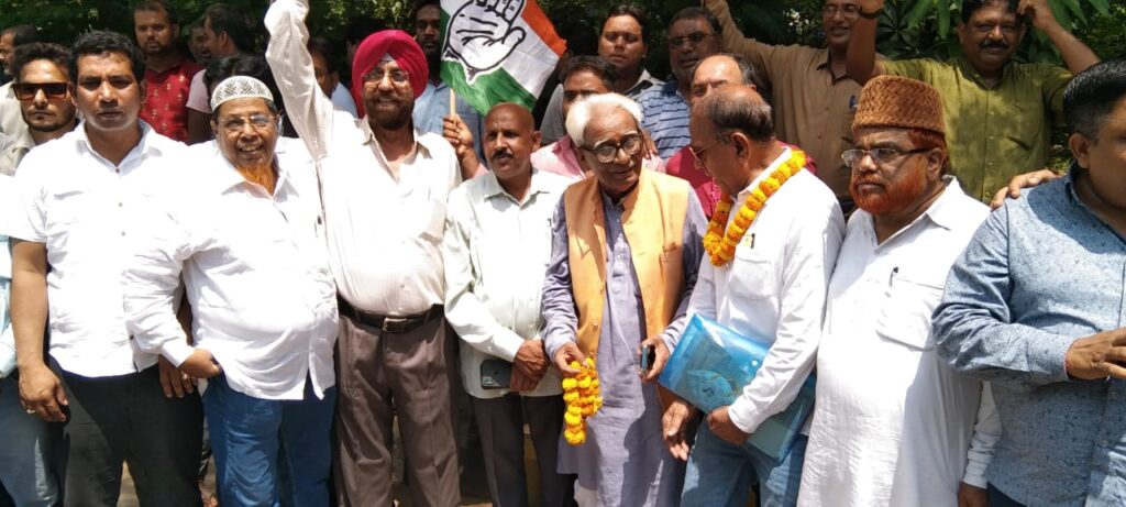 JAMSHEDPUR NEWS : सत्याग्रह कार्यक्रम में उपायुक्त कार्यालय पहुँचें कांग्रेसजन कहा बदले की भावना से देख रही है केंद्र सरकार जो सरासर ग़लत है