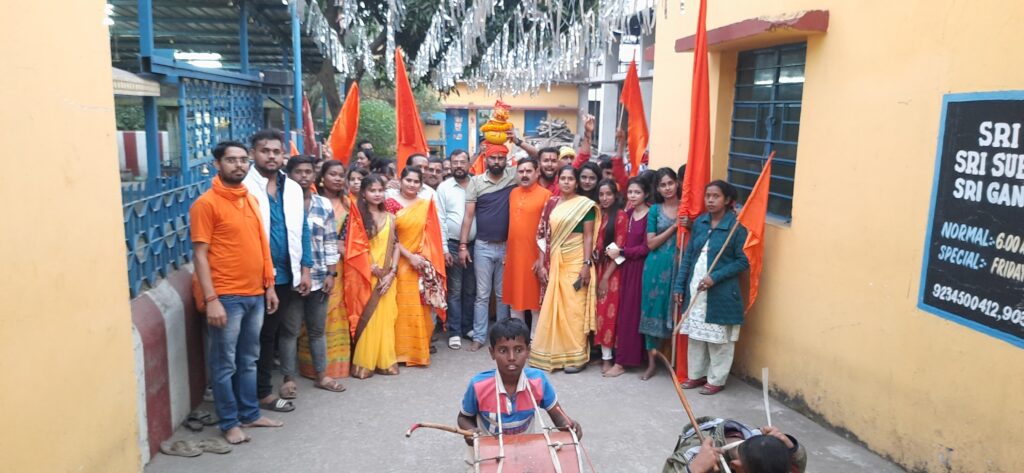 अयोध्या श्रीराम लला पूजित मंत्रो अक्षत कलश का स्थानीय हिंदू समाज और मंदिर समिति ने किया भव्य स्वागत।