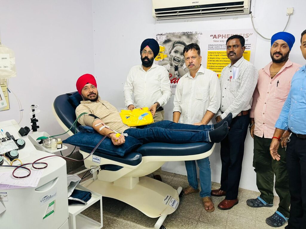 समाजसेवी चंचल भाटिया ने 14 वीं बार किया प्लेटलेटस दान