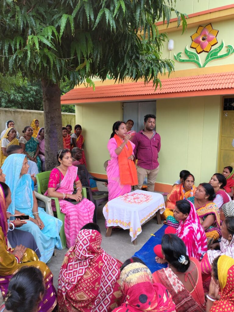 भाजपा नेत्री डॉ सुनीता के जनसंपर्क अभियान में महिलाओं ने बढ़ चढ़ कर ली हिस्सा