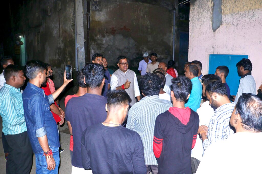 विकास सिंह ने कदमा और सोनारी में चलाया जनसंपर्क पर अभियान…कहा परिवारवाद और वंशवाद को खत्म करने के लिए लड़ रहा हूं चुनाव