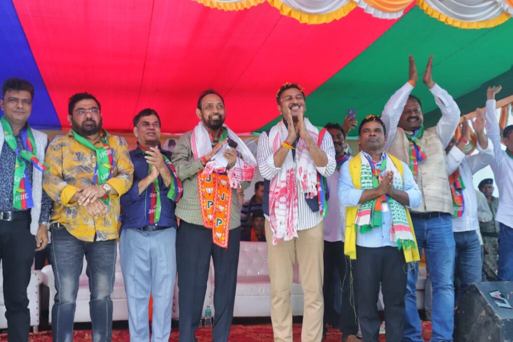 झारखंडी अस्मिता को बचाने का संकल्प लेकर आया हु आप सभी रामचंद्र को जीत का आशीर्वाद दे : सुदेश कुमार महतो