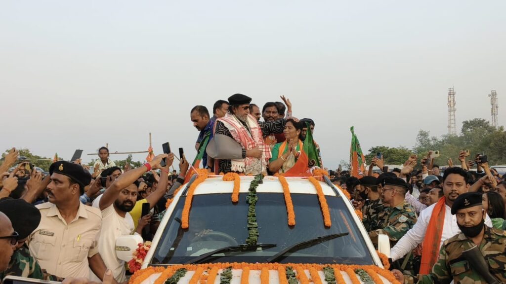 झारखंड विधानसभा चुनाव के पहले चरण आखिरी दिन चुनाव प्रचार में सभी राजनीतिक दलों ने अपनी ताकत