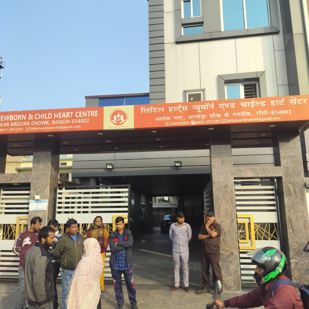 डॉक्टर की लापरवाही से बच्चे की गई जान, परिजनों ने लगाया आरोप