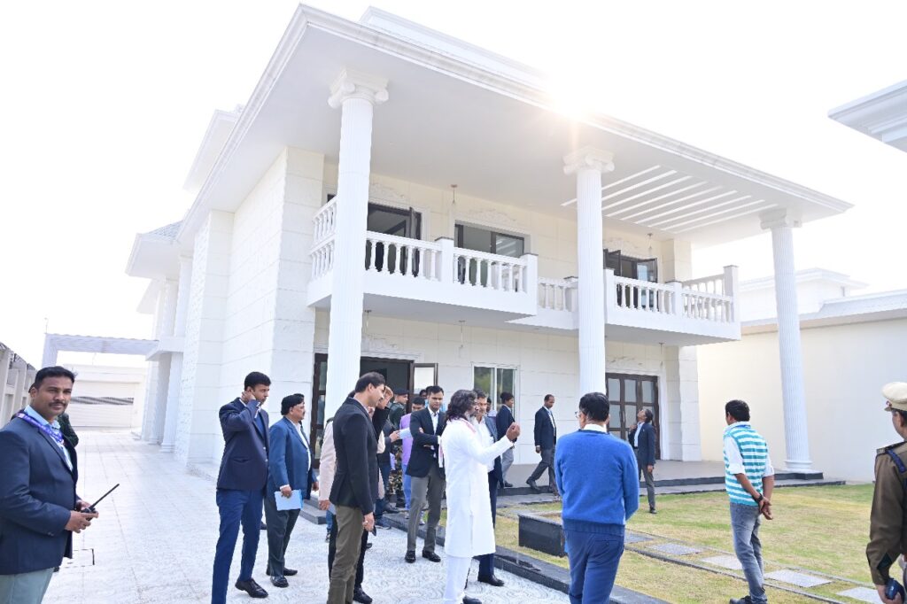 मुख्यमंत्री हेमन्त सोरेन ने स्मार्ट सिटी में मंत्रियों के लिए बने नवनिर्मित आवास का किया निरीक्षण