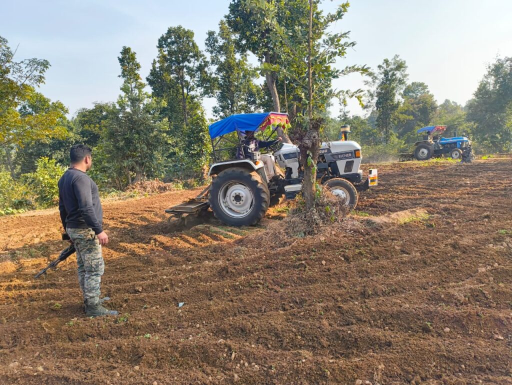 बारियातू पुलिस ने दस एकड़ भूमि पर पोस्ता की अवैध खेती को नष्ट किया