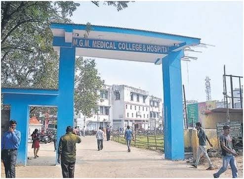 JAMSHEDPUR: सरकारी अस्पतालों में स्वास्थ्य व्यवस्थाओं को बेहतर बनाने में जुटा जिला प्रशासन, जानें DC ने किस अधिकारी को क्या सौंपी जिम्मेदारी