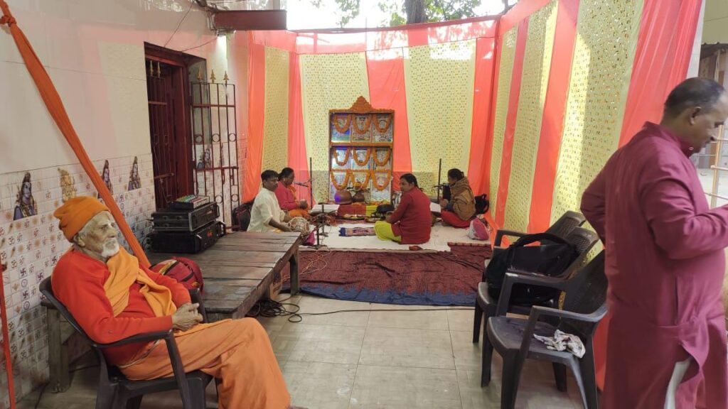 JAMSHEDPUR : साकची शीतला माता मंदिर में नववर्ष पर रामचरितमानस पाठ का हुआ आयोजन