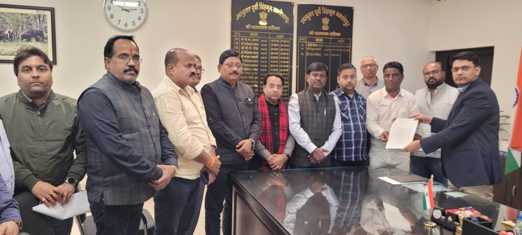 मानगो के कचड़ा को सीआरएम बारा साइट पर फेंकने का भाजपा ने किया विरोध, प्रतिनिधिमंडल ने उपायुक्त से मिलकर सौंपा ज्ञापन