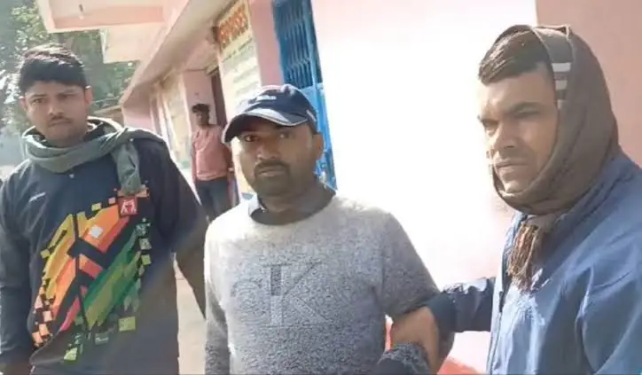 अबुआ आवास में घूस लेते पंचायत सचिव रंगे हाथ धराया…ACB की बड़ी कारवाई