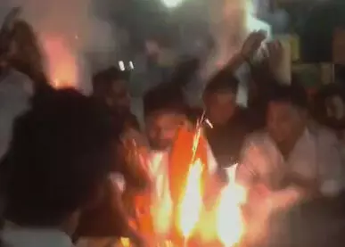 जयस्तंभ चौक में बर्थडे मना रहे युवा नेता को CSP ने खदेड़ा, तो सुंदर नगर में पकड़ा गए सेलिब्रेट करते