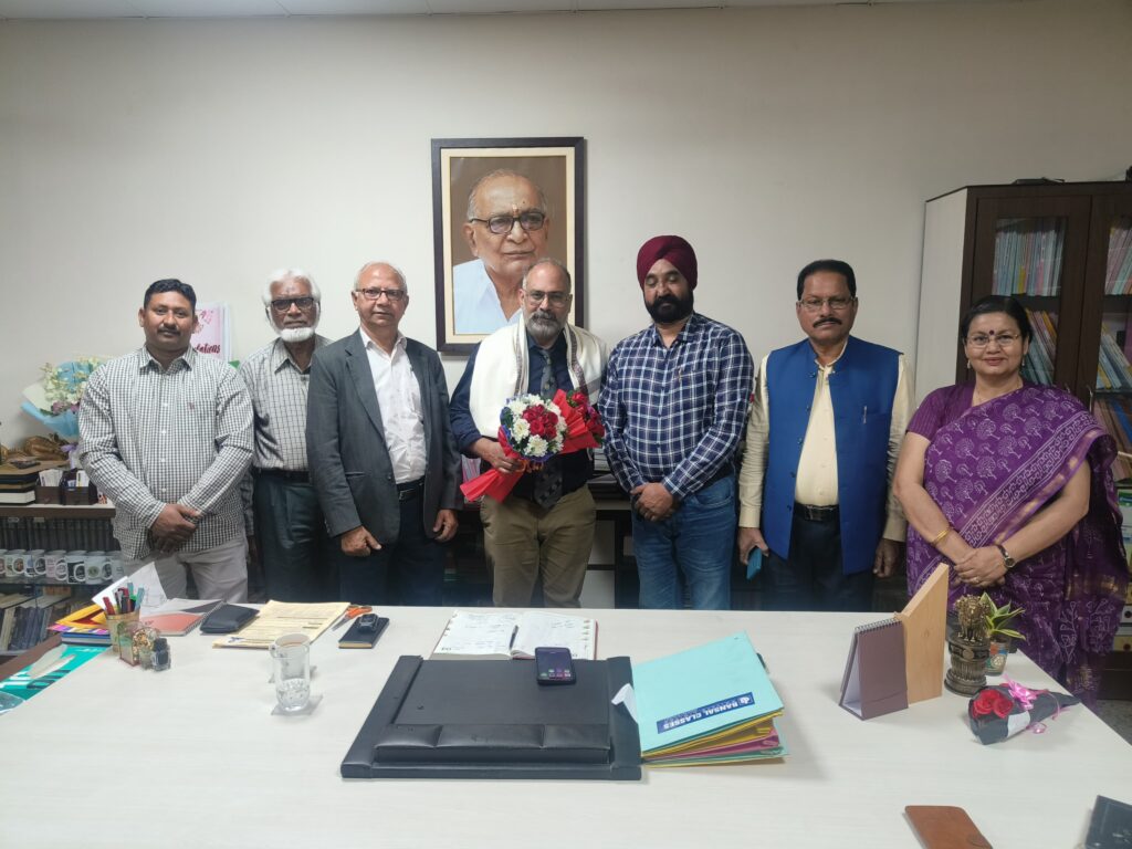 केरला पब्लिक स्कूल के निर्देशक शरत चंद्रन को स्कूल लीडर सम्मान मिलने पर ह्यूमन वेलफेयर ने दी बधाई