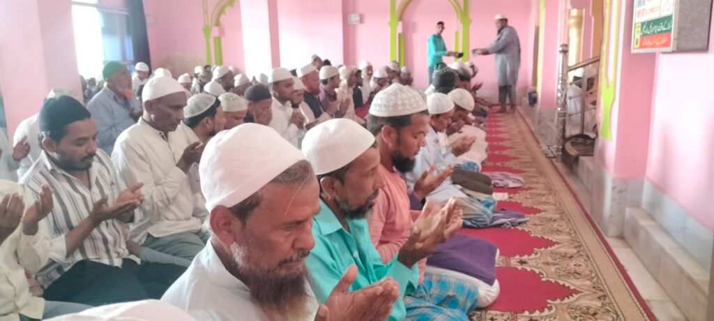 पाक माह रमजान के पहले जुमा की नमाज अदा, अमन-शांति और तरक्की की मांगी दुआ