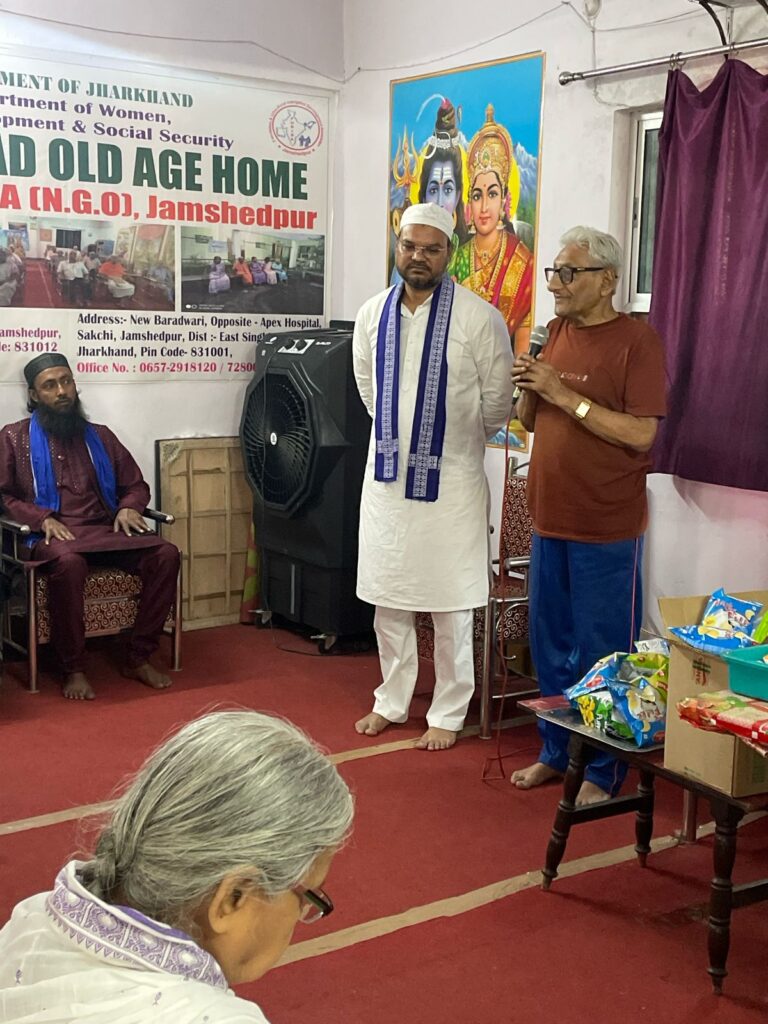 आसपा प्रदेश अध्यक्ष काशिफ़ रज़ा ने ओल्ड ऐज होम में बांटी ईद की खुशियां