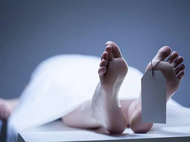 CRIME : नदी किनारे पेड़ से लटका मिला युवती का शव, पहचान अब तक अज्ञात