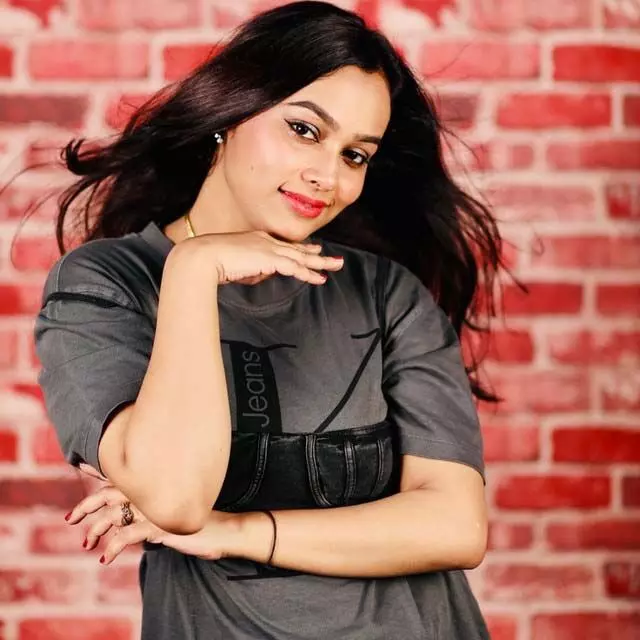 BREAKING: बॉलीवुड सिंगर ऐश्वर्या पंडित के खिलाफ FIR दर्ज