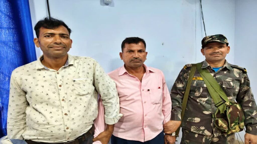 RANCHI : नामकुम थाना के SI चंद्रदीप प्रसाद रिश्वत लेते रंगे हाथों गिरफ्तार