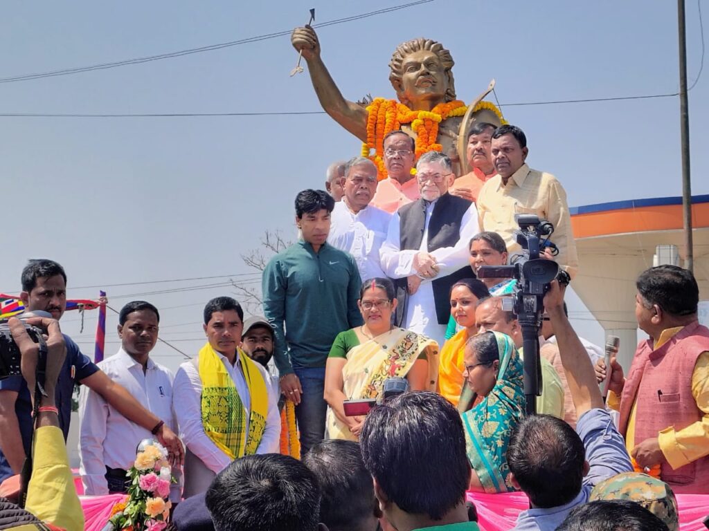 याद किए गए चुआड़ विद्रोह के महानायक क्रांतिवीर रघुनाथ महतो… राज्यपाल ने कहा शहीद रघुनाथ महतो जैसे महान शपुतों को सम्मान देने की आवश्यकता