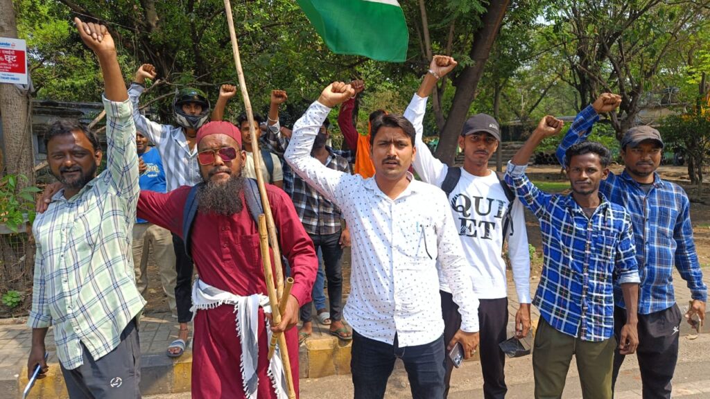 सोमवार 14 अप्रैल 2025 को अंबेडकर जयंती के अवसर पर साकची स्थित अंबेडकर साहब के स्मारक के समक्ष न्याय से वंचित अपना मार्ट के छटनी ग्रस्त 15 मजदूर आत्महत्या करेंगे जिसकी जवाब दे ही अपना मार्ट प्रबंधन और जिला प्रसाशन की होगी…