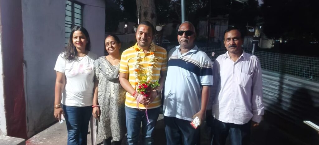 यूसील अधिकारी के पुत्र को यूपीएससी में 518 वा रैंक, जादूगोड़ा में खुशी की लहर