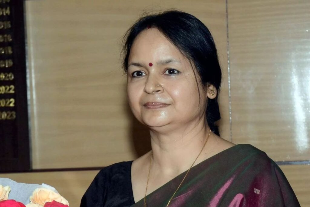 मुख्य सचिव अलका तिवारी को सुप्रीम कोर्ट से नोटिस