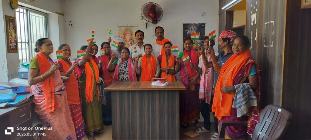 अंतर्राष्ट्रीय मजदूर दिवस के अवसर पर सैल्यूट तिरंगा ने सफाई कर्मियों को किया सम्मानित