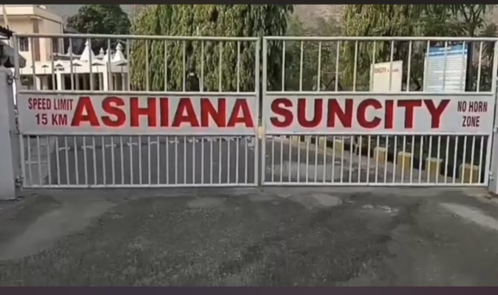 JAMSHEDPUR : मानगो आशियाना सन सिटी सोसाइटी के विवाद में दो पक्षों में मारपीट, देखते ही देखते चलने लगा चप्पल और कुर्सी….