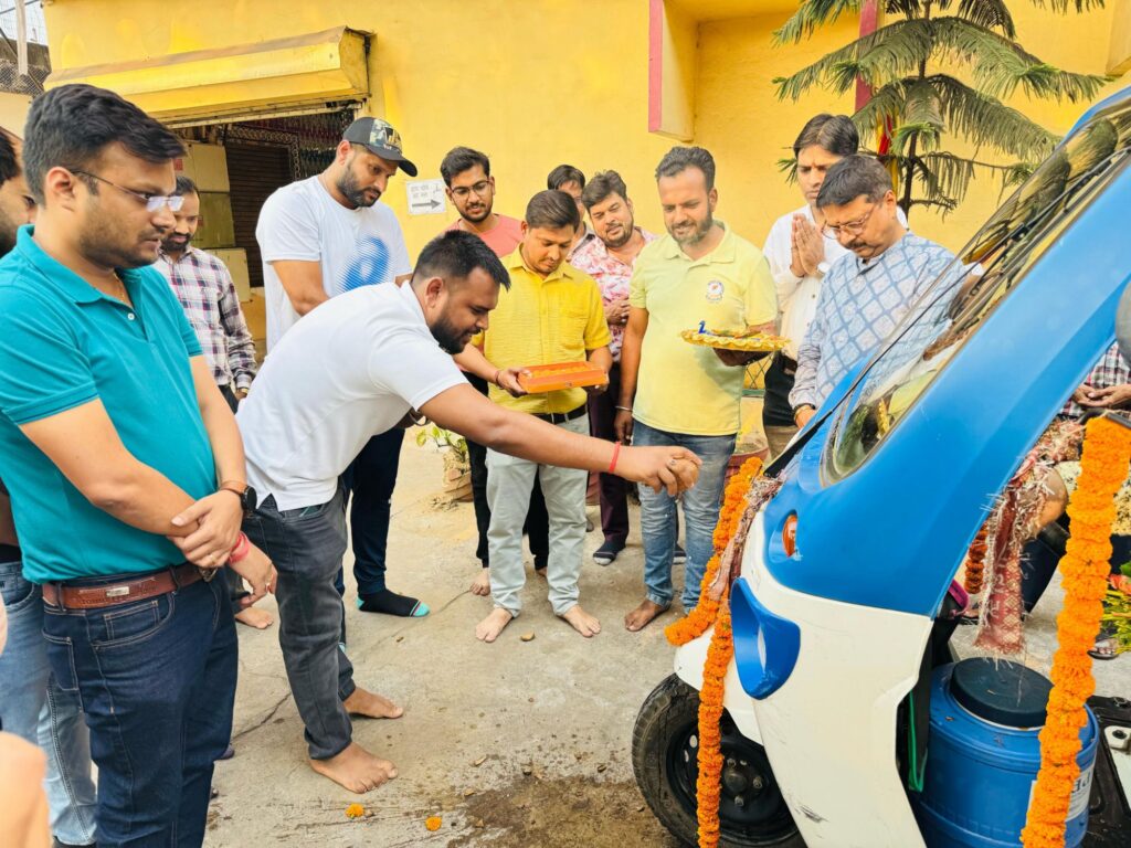 JAMSHEDPUR : मारवाड़ी युवा मंच द्वारा भीषण गर्मी में ‘चलता-फिरता शुद्ध जल’ सेवा का हुआ शुभारंभ, सौरव तिवारी व भाजयुमो जिलाध्यक्ष ने किया विधिवत रूप से उद्घाटन