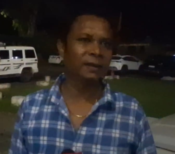 BREAKING : गोलमुरी में स्कूटी सवार लोचन कुमार पर फायरिंग, बाल-बाल बचा, एक संदिग्ध गिरफ्तार, देखें VIDEO