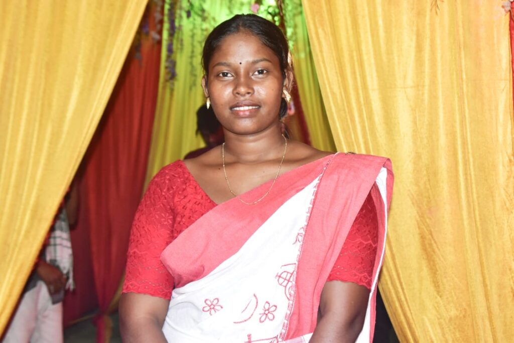 भूमिज समाज की पहली युवा, जिसे कविता पाठ करने का मिला अवसर, पटना में आयोजित अंतरराष्ट्रीय साहित्य महोत्सव में भाग लेंगी पोटका की मोनिका सिंह