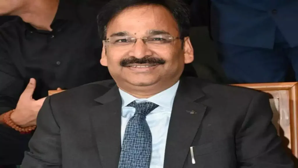 झारखंड शराब घोटाला: IAS अधिकारी विनय चौबे को मिली जमानत, कोर्ट ने लगाई कड़ी शर्तें