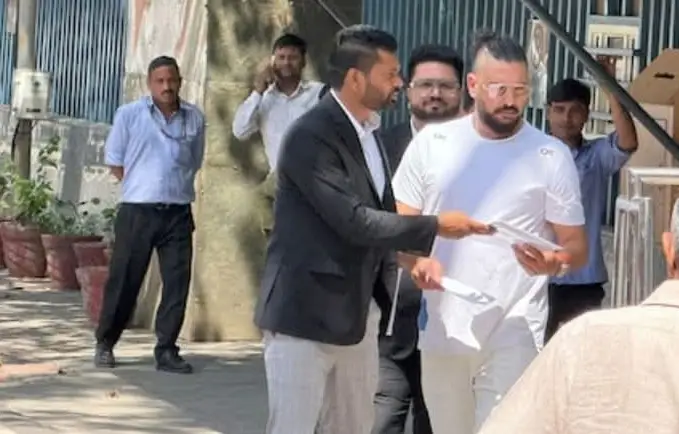 पूर्व क्रिकेटर युवराज सिंह से ED की पूछताछ, ऑनलाइन बेटिंग ऐप मामले में शिकंजा