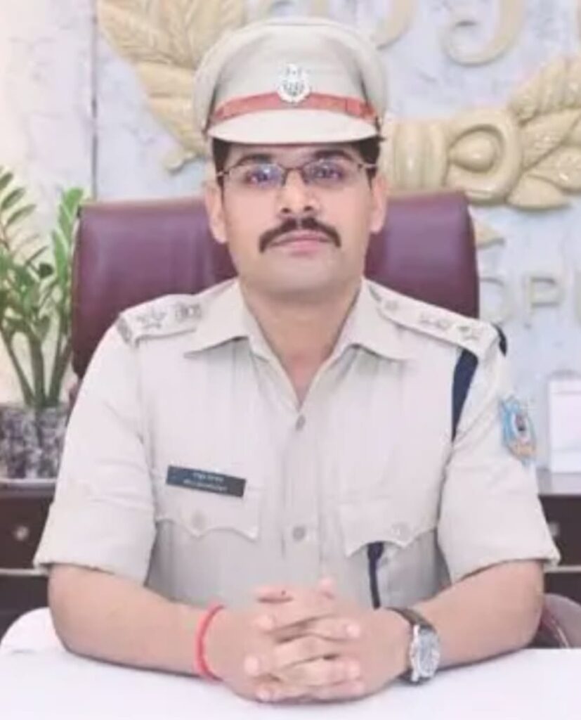JAMSHEDPUR : एसएसपी पीयूष पांडेय ने उलीडीह और गोविंदपुर थाना प्रभारी का किया तबादला,