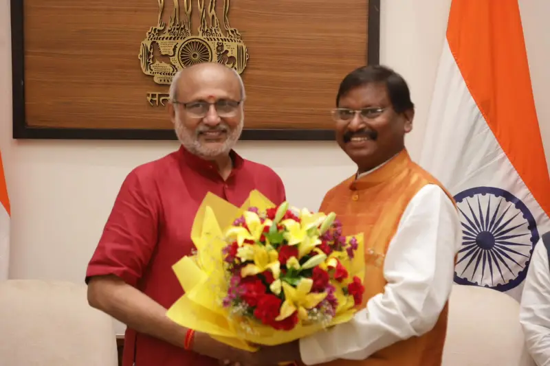 पूर्व केंद्रीय मंत्री अर्जुन मुंडा ने उपराष्ट्रपति सीपी राधाकृष्णन से की शिष्टाचार मुलाकात, देश के 15वें उपराष्ट्रपति बने सीपी राधाकृष्णन