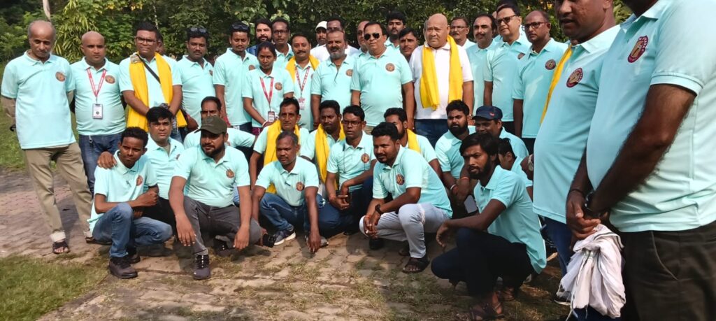 JAMSHEDPUR : कोल्हान पत्रकार एकता मंच की दूसरी बैठक सफलतापूर्ण संपन्न,पत्रकार हित पर कई बातों पर हुई चर्चा, संगठन के सदस्यों के बीच हुआ टी शर्ट वितरण