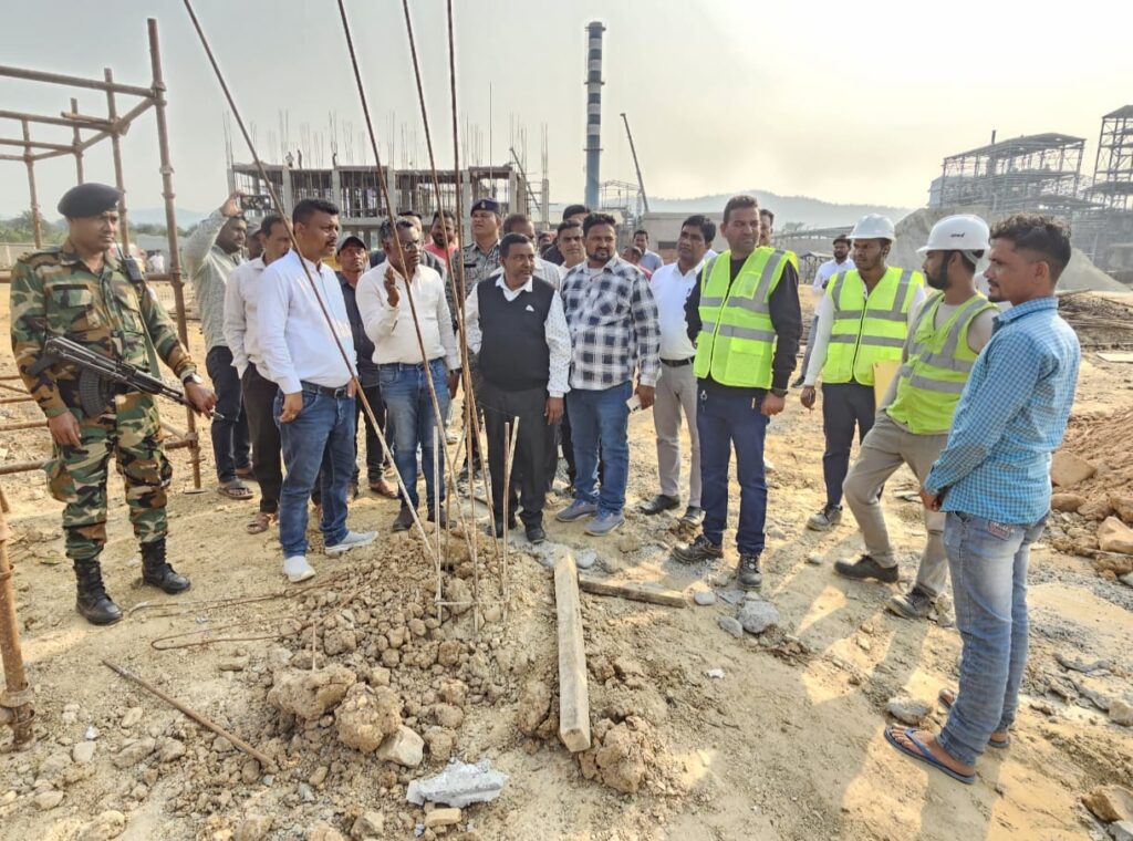 रोआम मौजा में विधायक सोमेश चंद्र सोरेन का निरीक्षण, स्थानीय रोजगार व सुरक्षा व्यवस्था को लेकर कंपनी प्रबंधन को दिए कड़े निर्देश