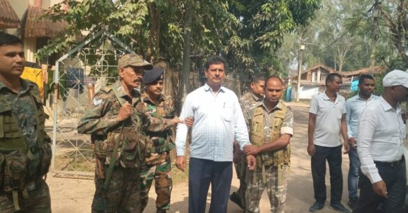 LATEHAR : घूस लेते रंगे हाथ गिरफ्तार हुआ जिला परिषद का बड़ा बाबू