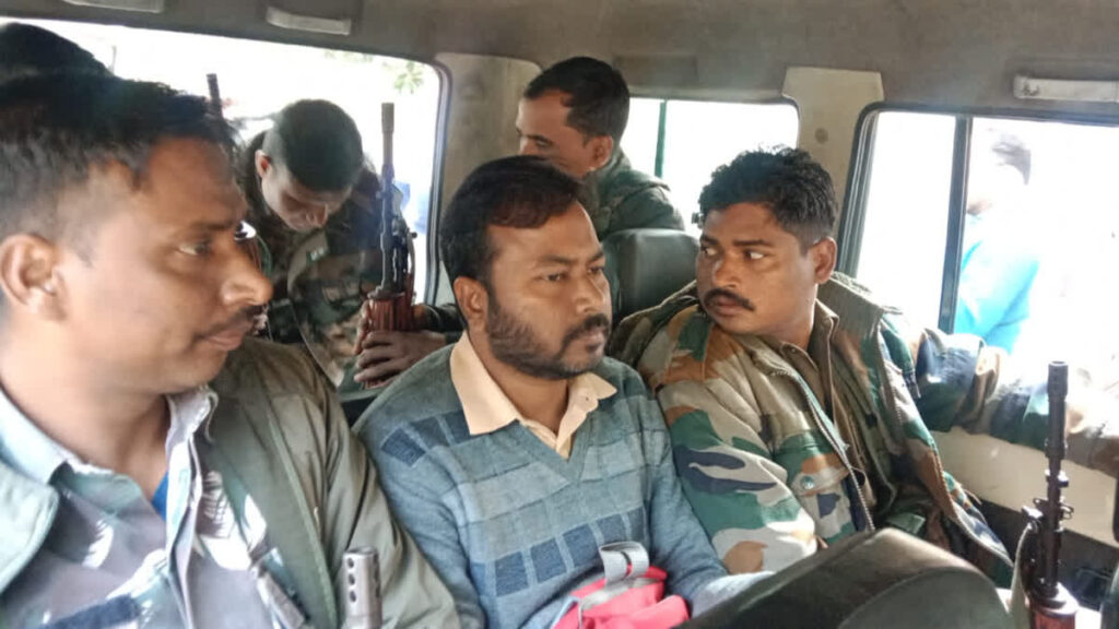 चाईबासा में एसीबी की कार्रवाई ,घूस लेते कार्यपालक अभियंता गिरफ्तार