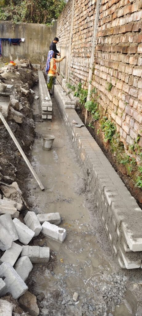 विधायक सरयू राय की अनुशंसा पर विनोबा बस्ती में बड़े नाली निर्माण कार्य की शुरुआत