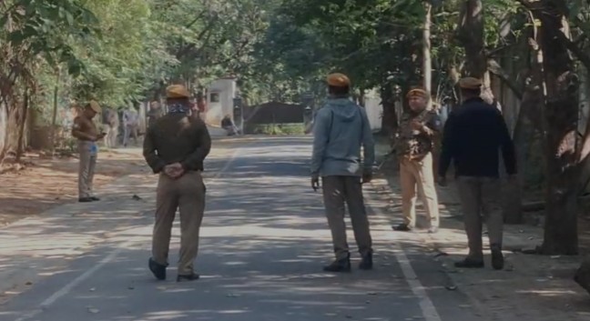 IAS विनय चौबे के आवास पर ACB की बड़ी कार्रवाई, पत्नी से पूछताछ