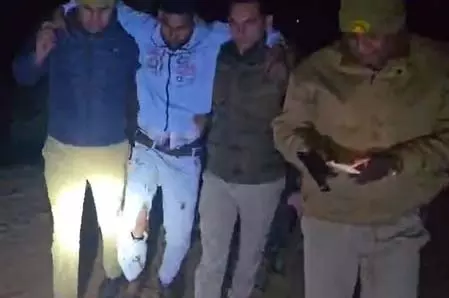 चॉकलेट का लालच देकर 7 वर्षीय बच्ची से दुष्कर्म, मुठभेड़ के बाद आरोपी गिरफ्तार