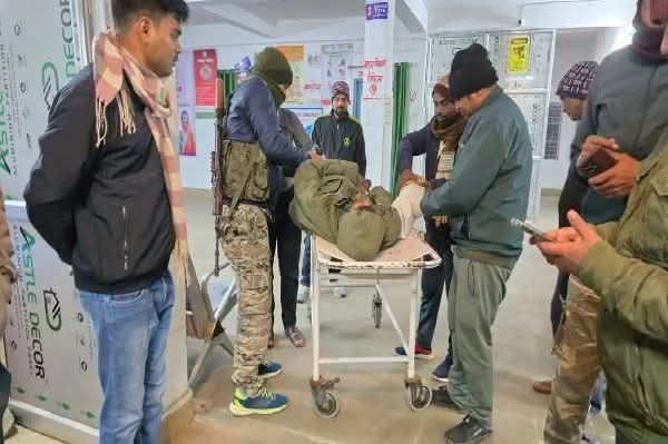 DUMKA ROAD ACCIDENT: तेज रफ्तार स्कॉर्पियो ने दो पुलिसकर्मियों को कुचला, सब-इंस्पेक्टर की मौत.