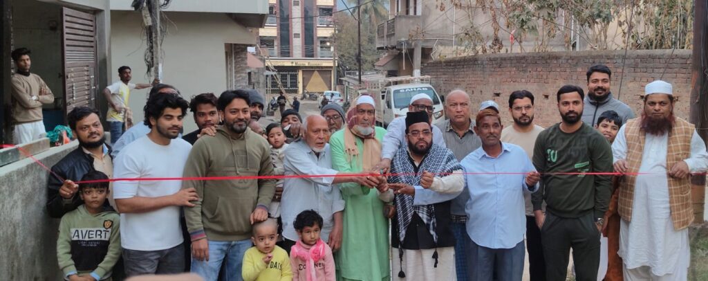 अंसार खान ने फीता काटकर किया मोहम्मदी कॉलोनी का उद्घाटन