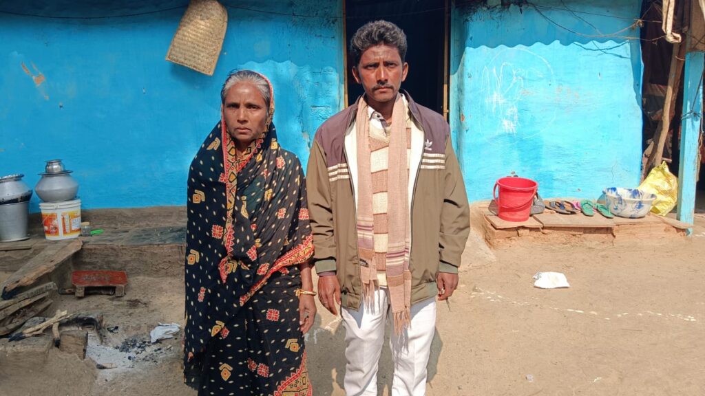 इंसाफ की गुहार : डायन प्रथा पीड़िता ने राष्ट्रपति से इच्छा मृत्यु की अनुमति मांगी, अवधेश मुर्मू बोले—एक सप्ताह में कार्रवाई नहीं हुई तो थाना घेराव, जरूरत पड़ी तो मुख्यमंत्री तक जाएंगे
