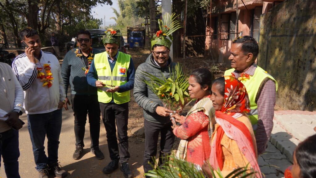 हिंडालको सीएसआर के द्वारा सिल्ली प्रखंड में निःशुल्क नेत्र जांच शिविर का आयोजन