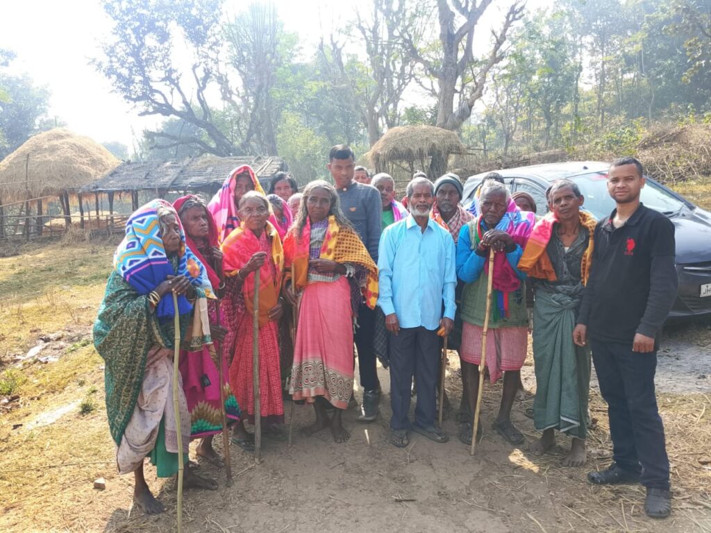 सत्येन्द्र बेदीया के प्रयास से जरूरतमंदों को किया कंबल वितरण