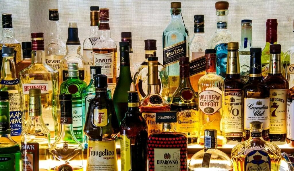 बड़ा खुलासा : धनबाद में शराब स्टॉक के खेल में करोड़ों का राजस्व डूबा