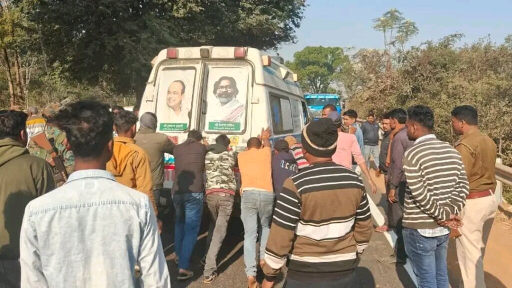 मुख्यमंत्री हेमंत सोरेन के पैतृक गांव नेमरा में खराब 108 एम्बुलेंस के कारण सड़क हादसे में घायल महिला की मौत